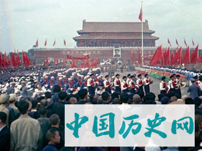 罕见老照片:1949年开国大典期间的北京正阳门周边