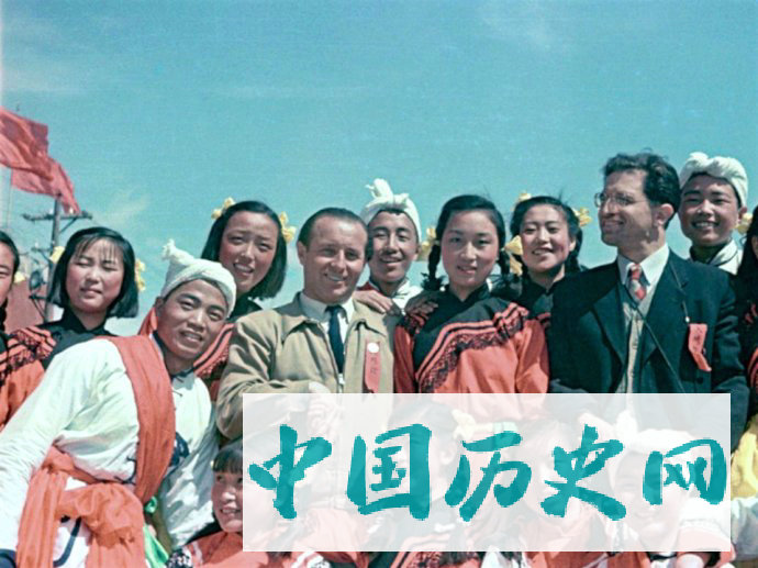 罕见老照片:1949年开国大典期间的北京正阳门周边