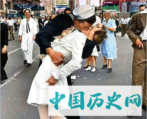让世人反思的5张老照片，每张背后都有感人故事，很少有人全看过