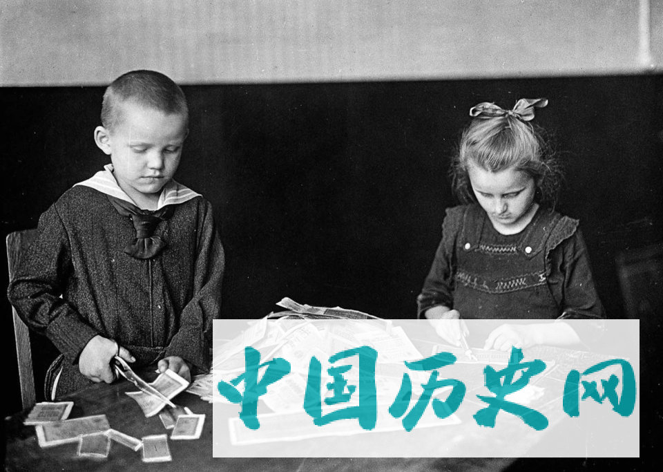 形同废纸的德国纸币被用来烧饭第8张照片的用法很有创意