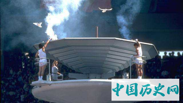 《请回答1988》里的10个历史梗，你发现了哪些？