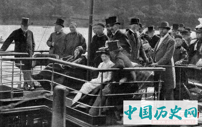 李鸿章访英期间留影