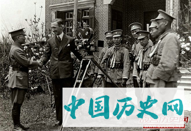 何应钦感谢外国记者为北伐军拍摄记录片