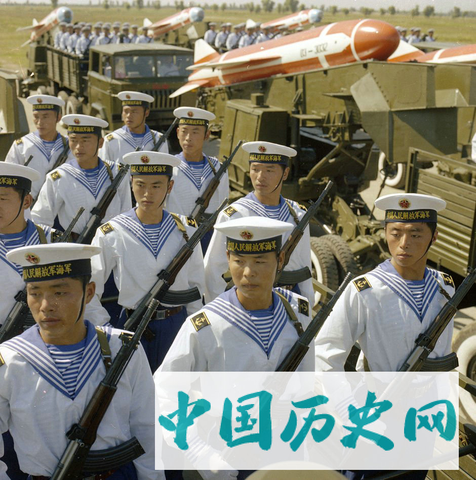 1984年建国35周年大阅兵老照片