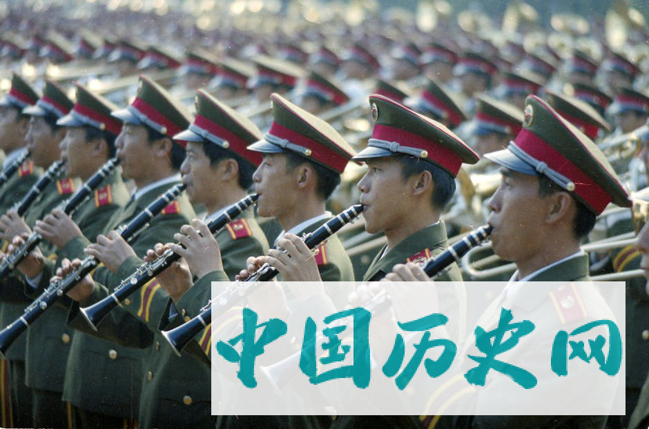 1984年建国35周年大阅兵老照片