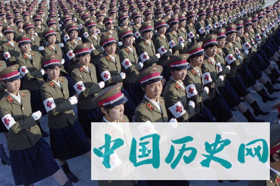 1984年建国35周年大阅兵老照片