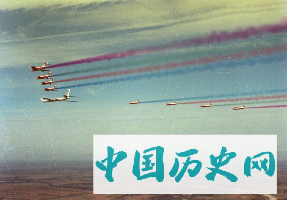 1984年建国35周年大阅兵老照片