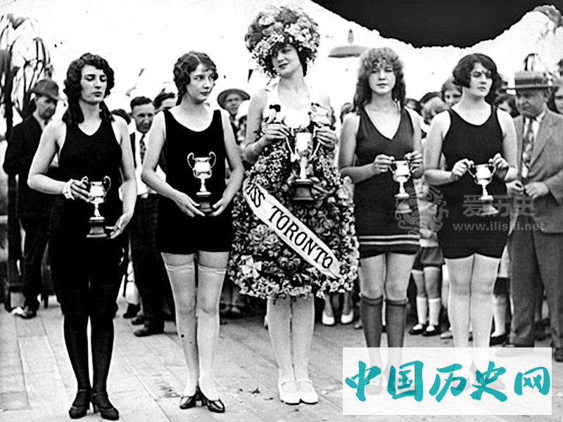 老照片：1920年代美国最早的选美比赛冠军比的是谁更敢露腿