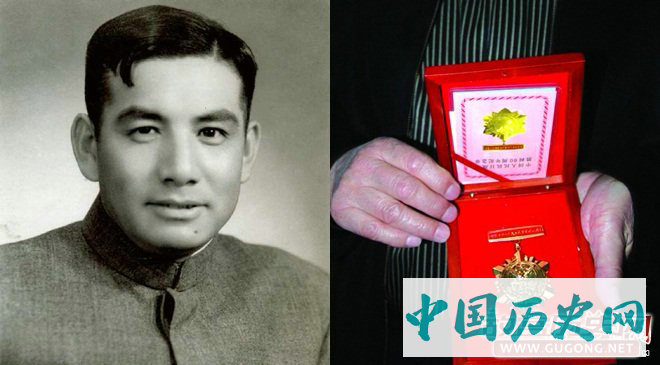 左：张灵甫；右：2005年由张灵甫后人代领的抗战胜利60周年纪念章（图片来源：华商报2007年12月26日）