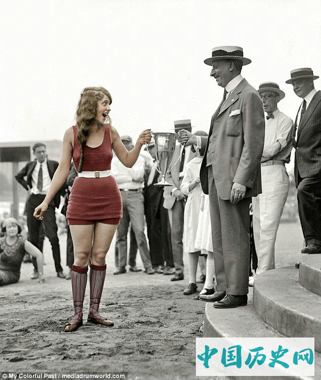 美国百年前选美小姐罕见彩色照片:年轻时尚又漂亮，身材简直完美