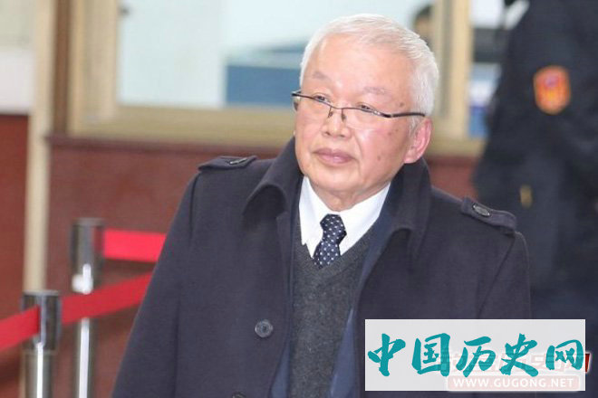 刘泰英，被称为李登辉时代的“国民党大掌柜”，因涉多宗金融弊案而被判入狱5年，2011年出狱