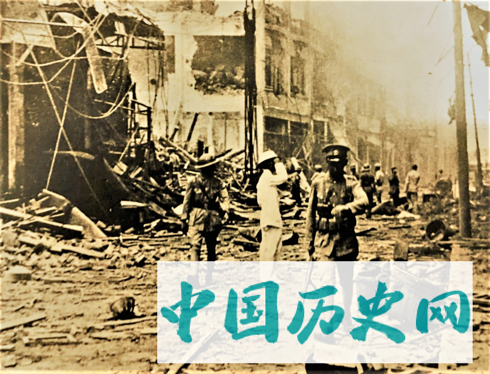 老照片：侵华日军的真面目，大轰炸下的中国人