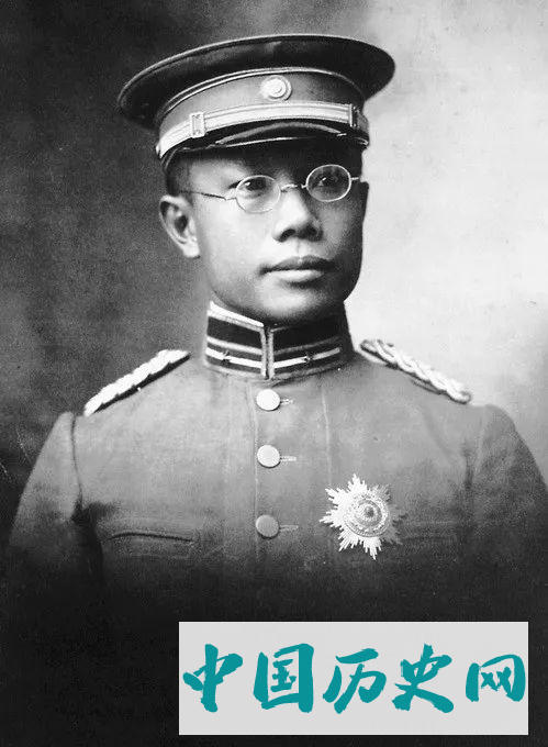 他设计了中国第一枚口罩，67天内控制了百年前的东北大鼠疫