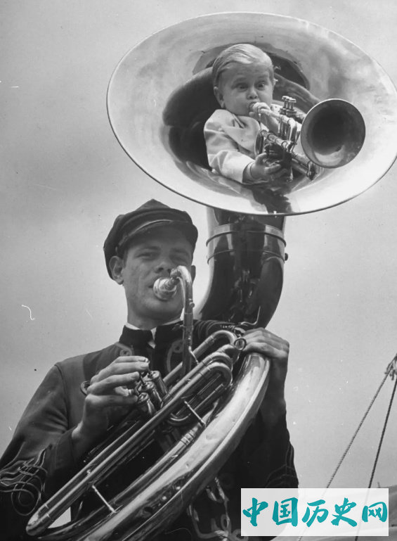 美女只是噱头马戏团要挣钱还得靠真本事