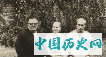 7张普京年轻时的照片，父母经历过残酷战争，妻子年轻时很美丽
