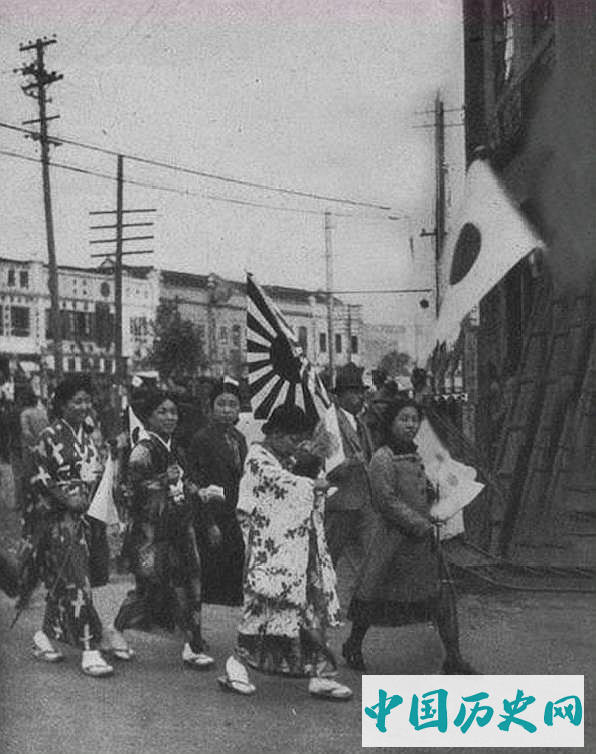 侵华日军攻陷南京老照片对城内百姓大屠杀