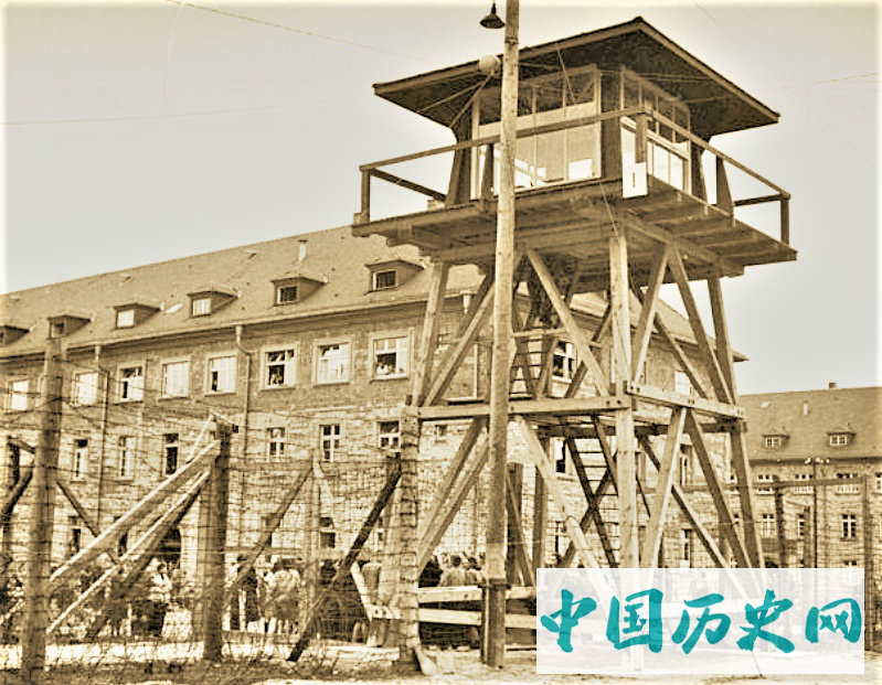 二战时期纳粹集中营老照片铁栏之内俨然是地狱