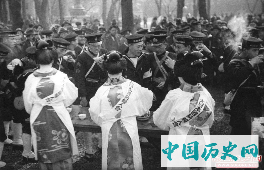 老照片,二战时期比日本鬼子更疯狂的日本女人