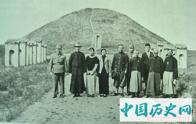 西安事变前，蒋介石(左二)、宋美龄(左三)、张学良(左五)、杨虎城(左六)等合影