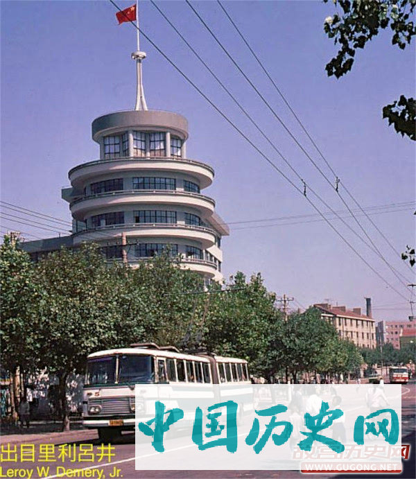 80年代老照片：八十年代交通工具 无轨电车