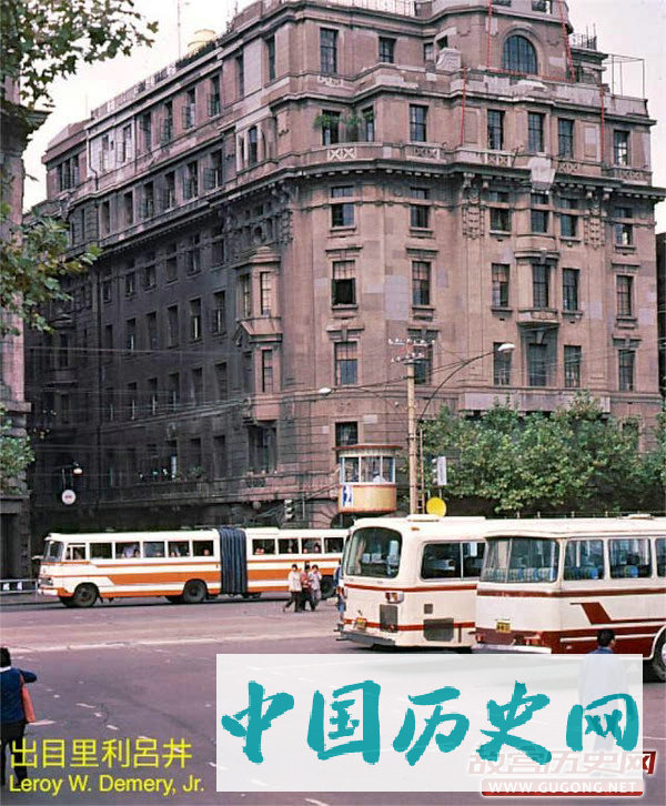 80年代老照片：八十年代交通工具 无轨电车