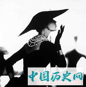 20世纪前西方人为何不露齿微笑：具性引诱