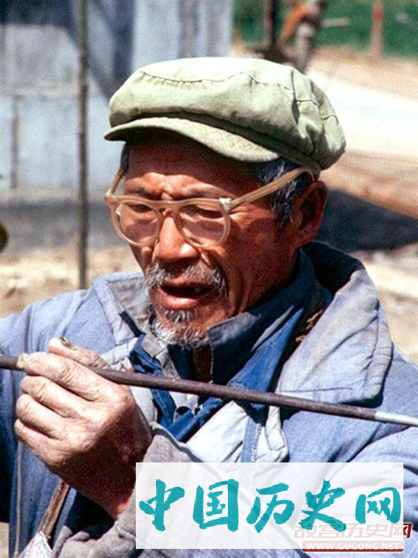 80年代老照片：简单平静的生活 1983年沪苏街拍