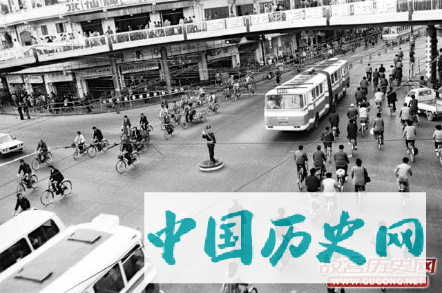80年代老照片：八十年代的中华商业第一街