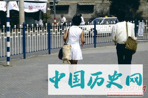 80年代老照片：1988年的北京街景 首届旅游年