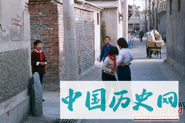 80年代老照片：美好的童年记忆 八十年代的红领巾们