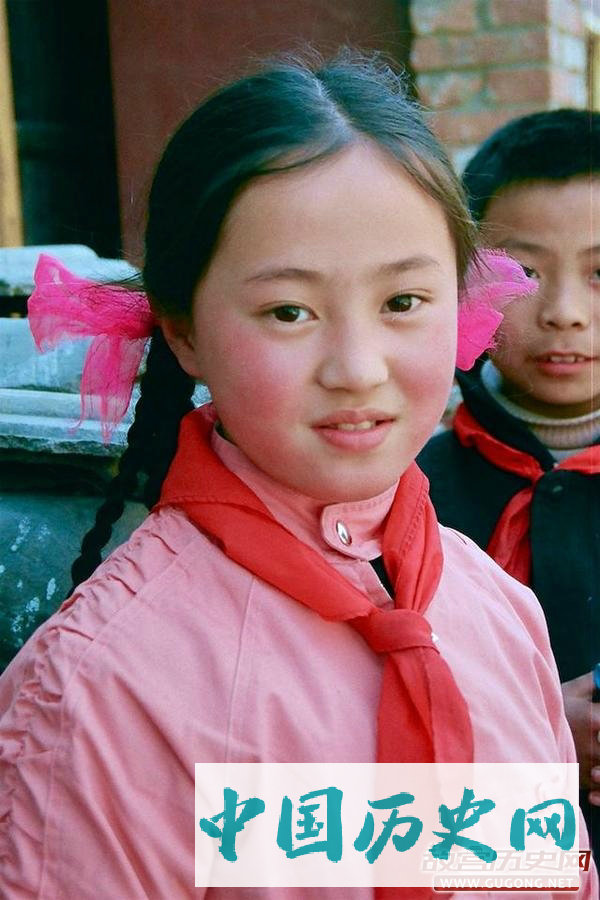 80年代老照片：美好的童年记忆 八十年代的红领巾们