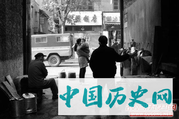 上海老照片：1990年代的老街 上海斜土路鲁班路