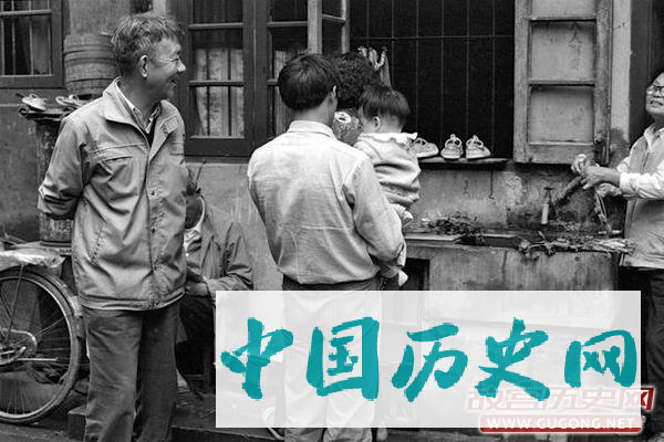 上海老照片：1990年代的老街 上海斜土路鲁班路