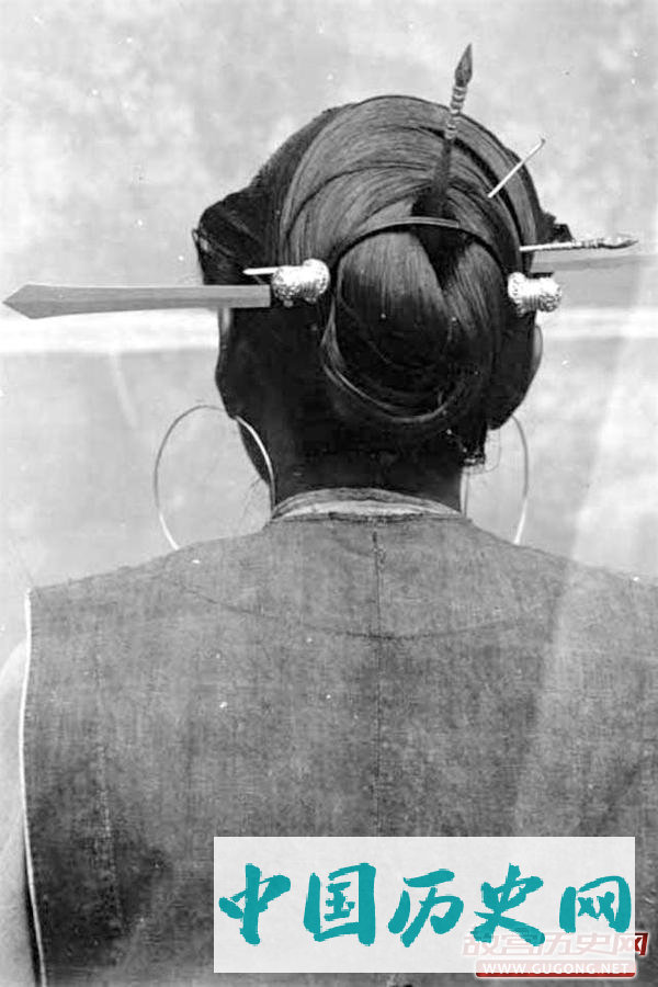 福州老照片：二十世纪初的福州女 传统头饰三把刀