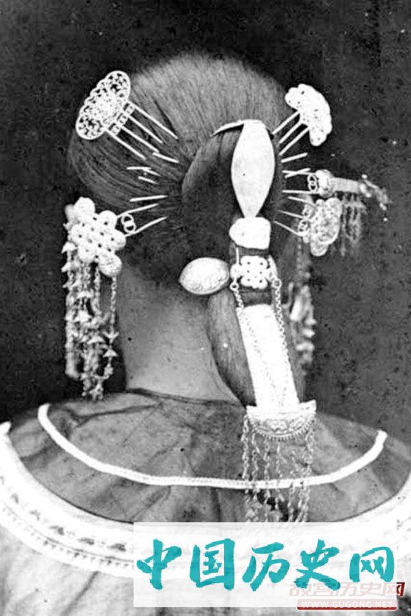 福州老照片：二十世纪初的福州女 传统头饰三把刀