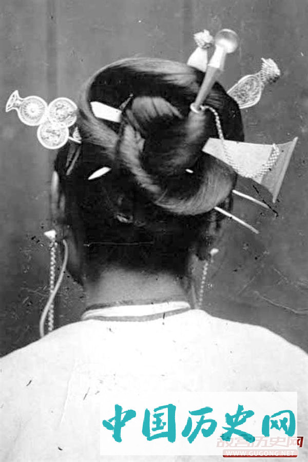福州老照片：二十世纪初的福州女 传统头饰三把刀