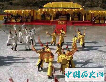 慈禧冰上撒钱看人哄抢取乐
