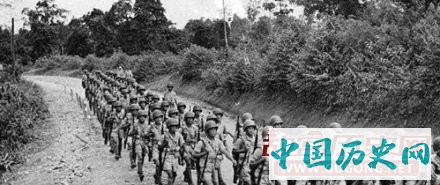 远征军野人山撤退 女战士遭雄性野人掳掠