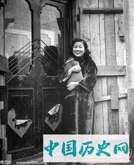 沈阳老照片：1946年沈阳妓院的窑姐儿