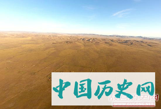中蒙联合考古队揭开蒙境内最大匈奴“三连城”身世之谜