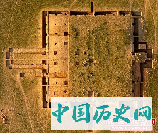 中蒙联合考古队揭开蒙境内最大匈奴“三连城”身世之谜
