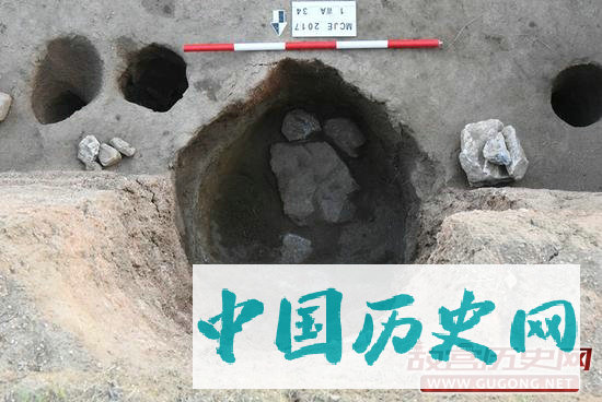 中蒙联合考古队揭开蒙境内最大匈奴“三连城”身世之谜