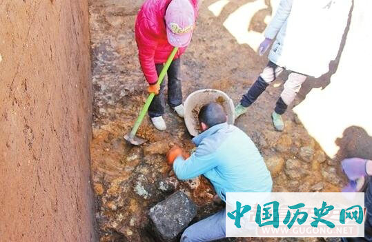 云南考古所对罗古城遗址进行调勘