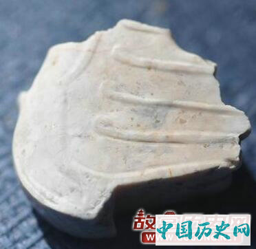 湖南澧县孙家岗遗址揭示出一座随葬玉器瓮棺墓