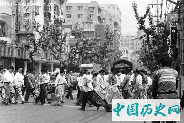 老照片：二十年前 大街上的你我他