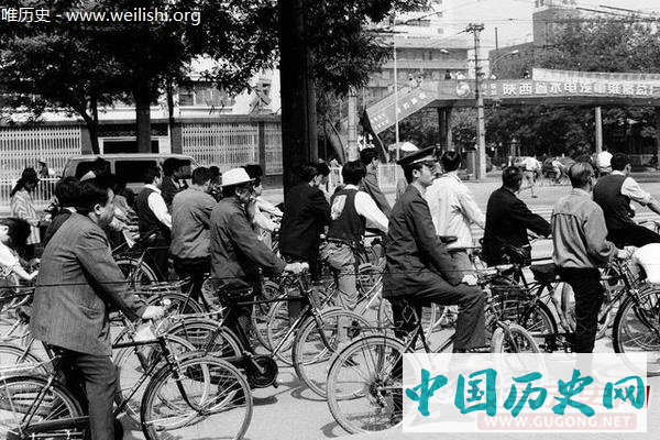 老照片：二十年前 大街上的你我他