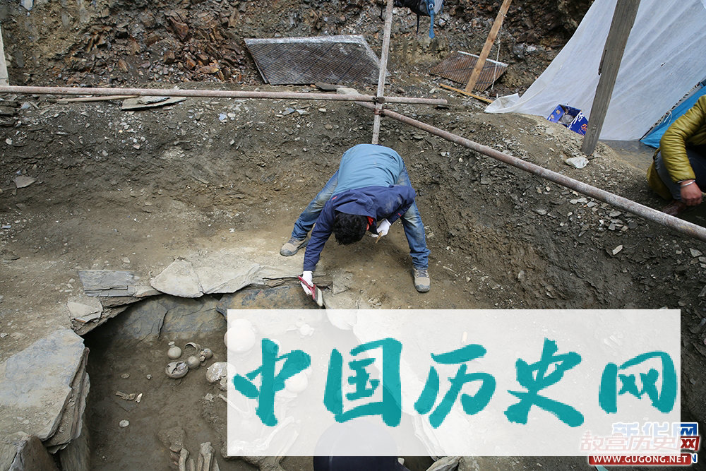 西藏山南考古发掘出土陶器最多墓葬