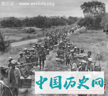 真实的抗日写照：八年抗战后破衣烂衫的国军