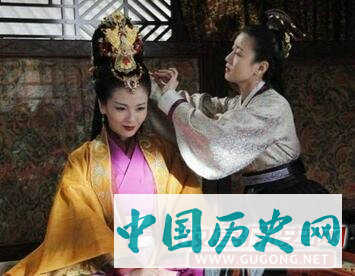 先秦时期女人们用什么化妆品修饰面容？