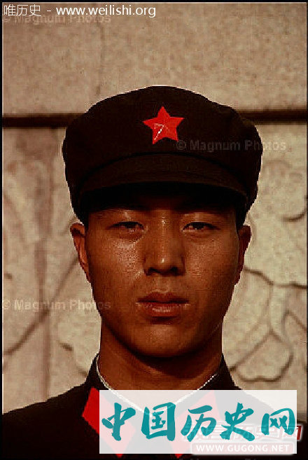 北京老照片：1973年北京人民大会堂前的卫兵